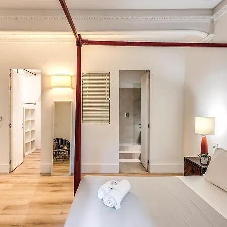 Vico 2bdr Piazza Del Popolo With Private Garden Rom