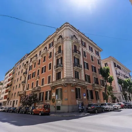 Lejlighed Vico 2bdr Piazza Del Popolo With Private Garden