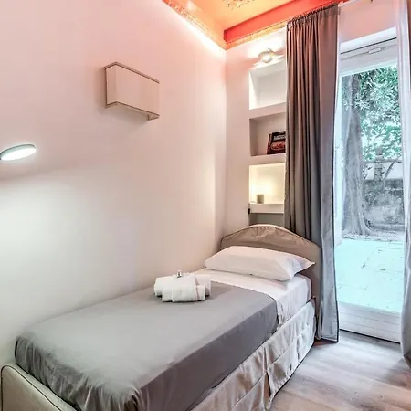 Vico 2bdr Piazza Del Popolo With Private Garden *
