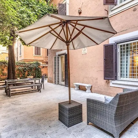 Vico 2bdr Piazza Del Popolo With Private Garden Lejlighed Rom