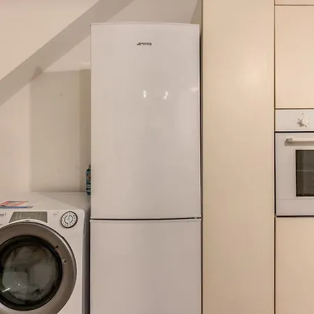 Vico 2bdr Piazza Del Popolo With Private Garden Lejlighed Rom