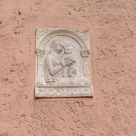 Vico 2bdr Piazza Del Popolo With Private Garden Rom