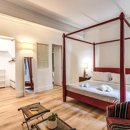 Vico 2bdr Piazza Del Popolo With Private Garden Rom