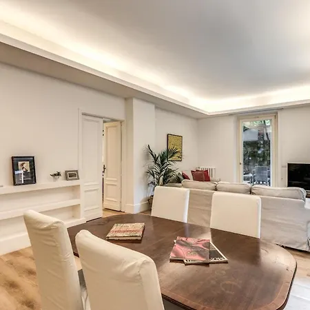 Vico 2bdr Piazza Del Popolo With Private Garden