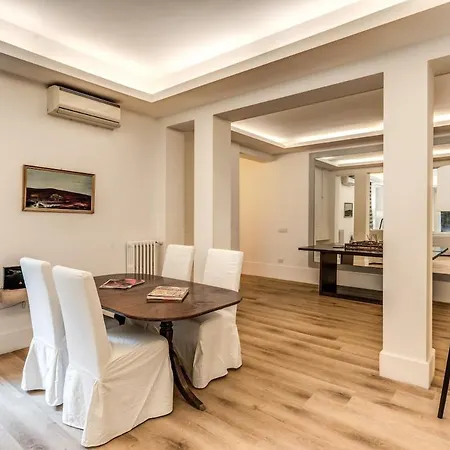 Vico 2bdr Piazza Del Popolo With Private Garden Lejlighed