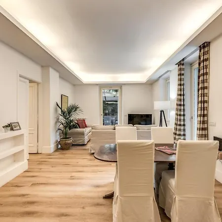 Vico 2bdr Piazza Del Popolo With Private Garden Lejlighed Rom