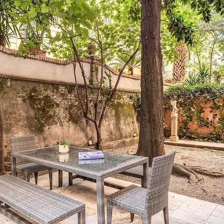Vico 2bdr Piazza Del Popolo With Private Garden Lejlighed *
