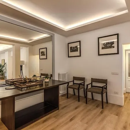 Vico 2bdr Piazza Del Popolo With Private Garden Lejlighed